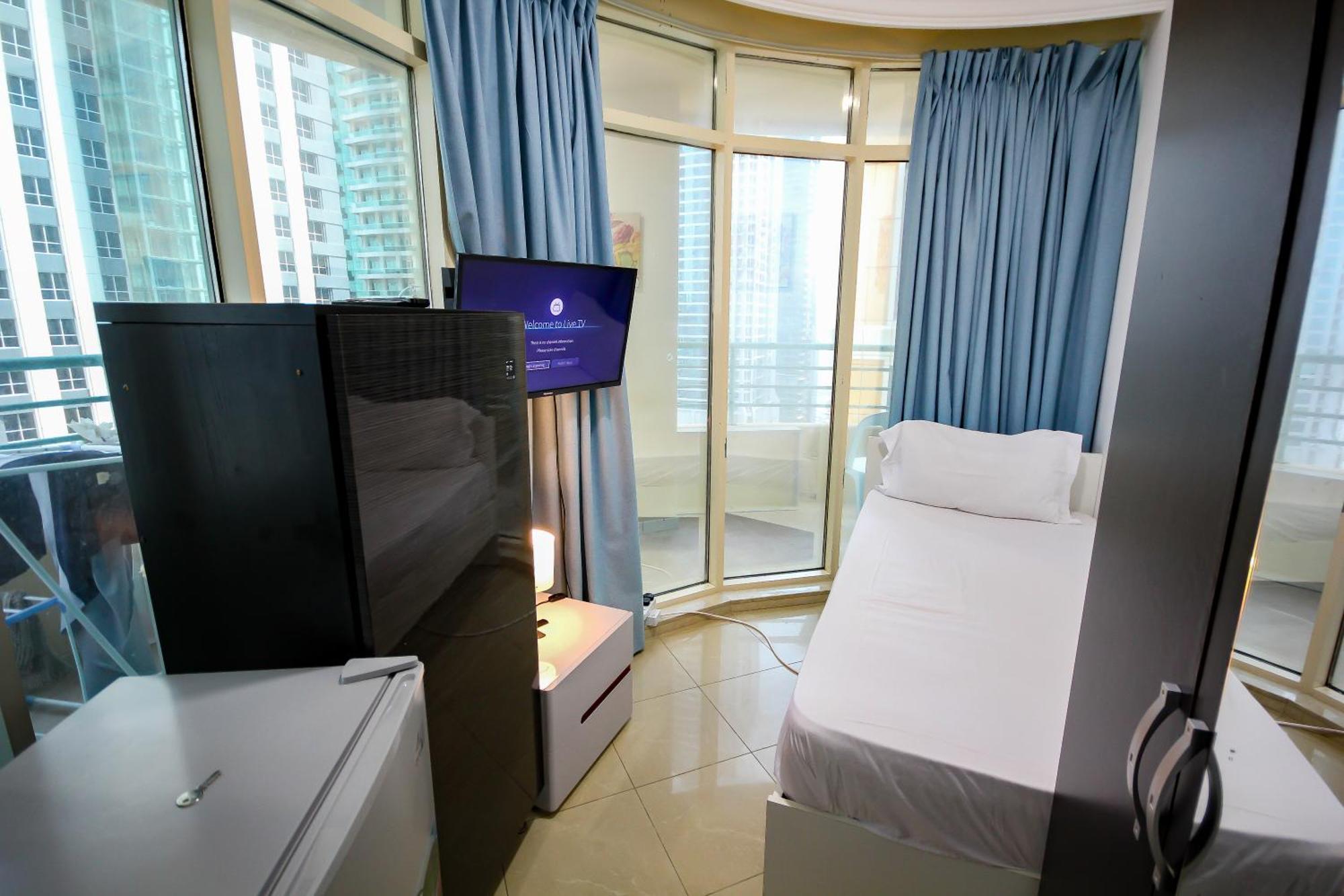 Nice Single Rooms For "Girls" Only In Dubai, Marina Kültér fotó