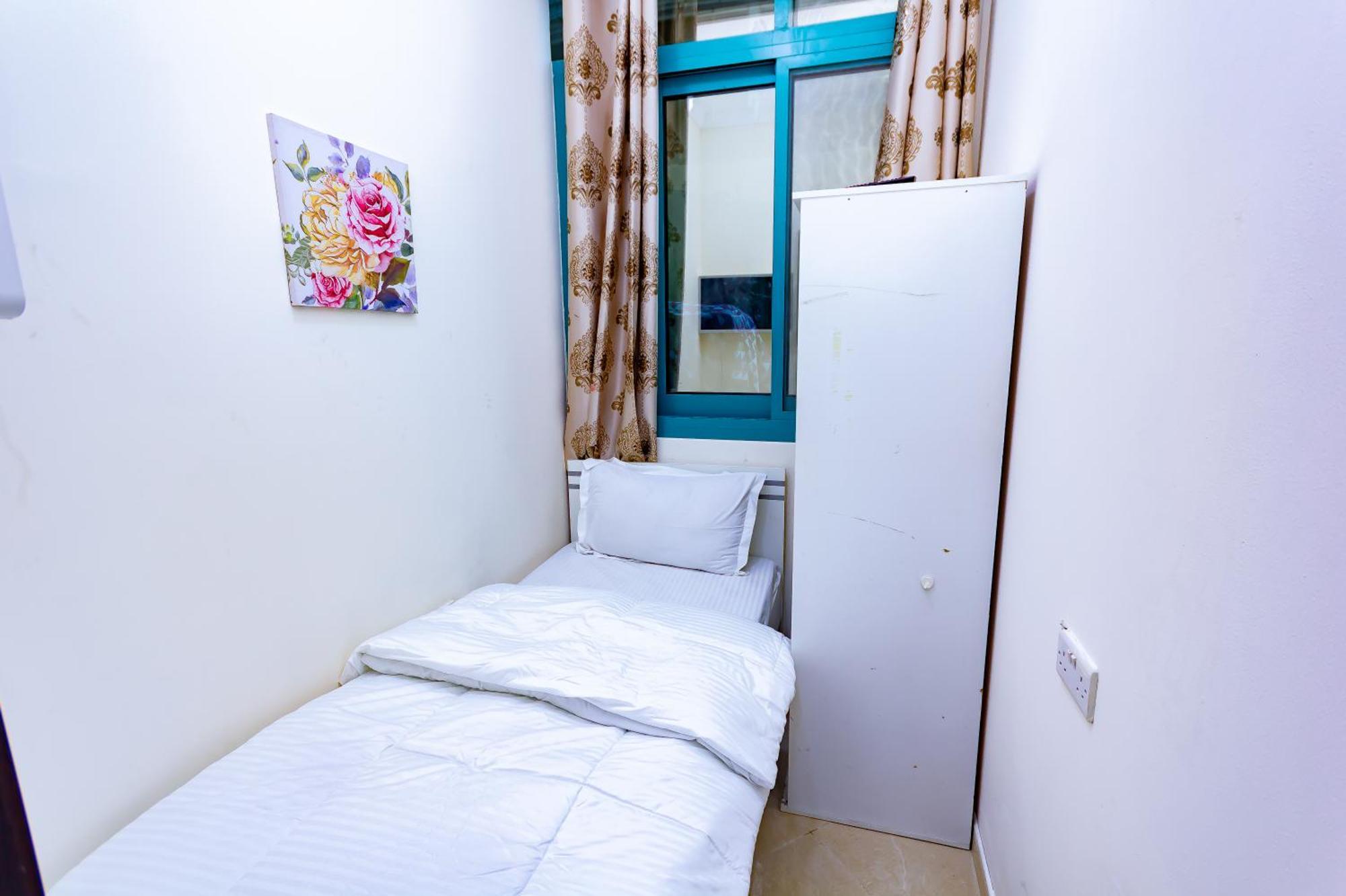 Nice Single Rooms For "Girls" Only In Dubai, Marina Kültér fotó
