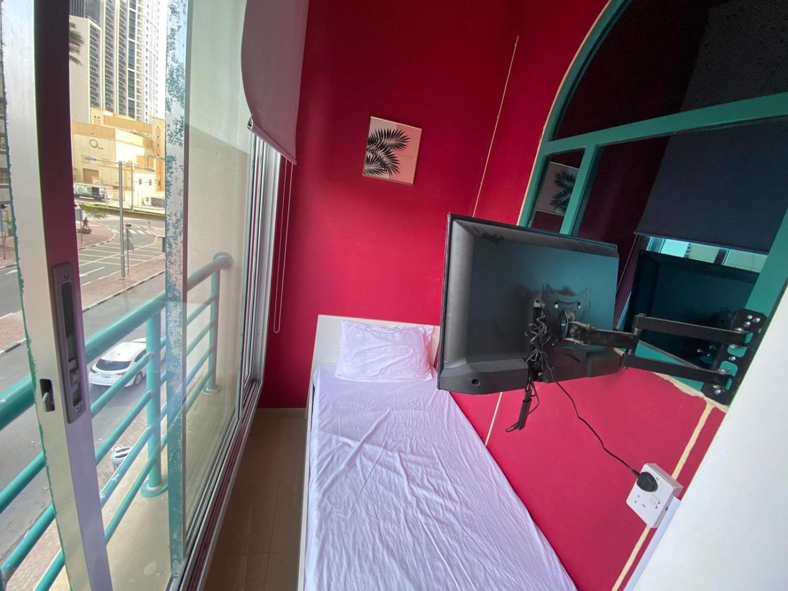 Nice Single Rooms For "Girls" Only In Dubai, Marina Kültér fotó