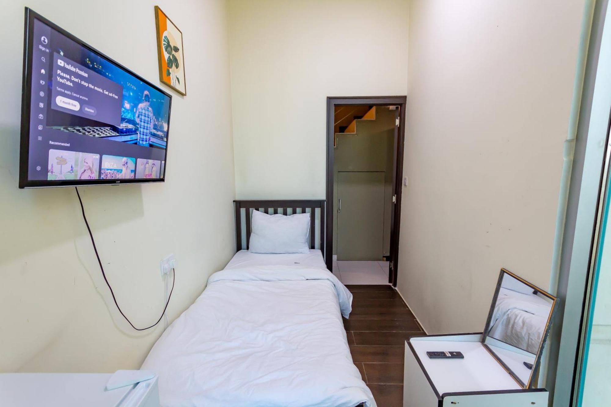 Nice Single Rooms For "Girls" Only In Dubai, Marina Kültér fotó