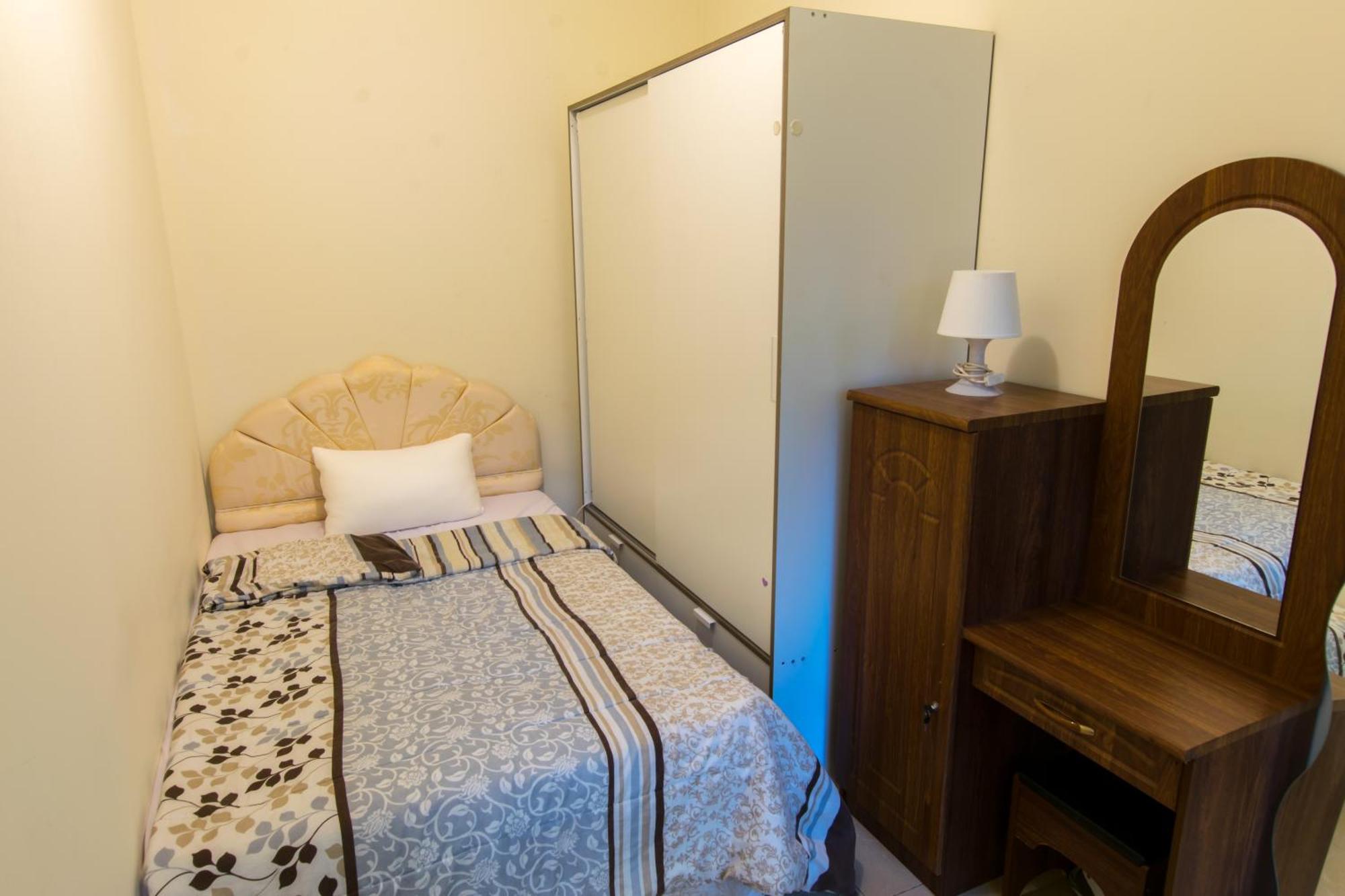Nice Single Rooms For "Girls" Only In Dubai, Marina Kültér fotó
