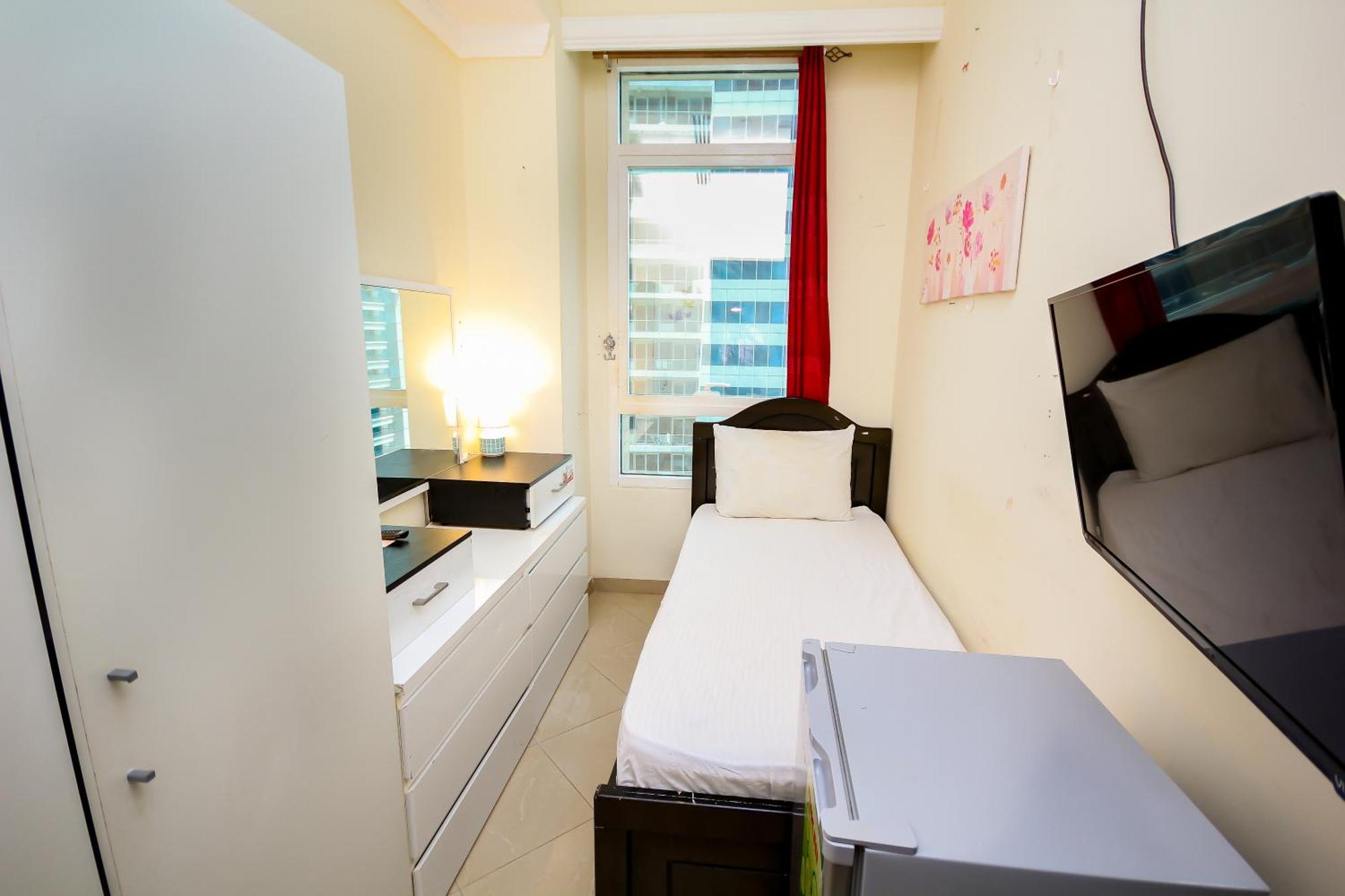 Nice Single Rooms For "Girls" Only In Dubai, Marina Kültér fotó