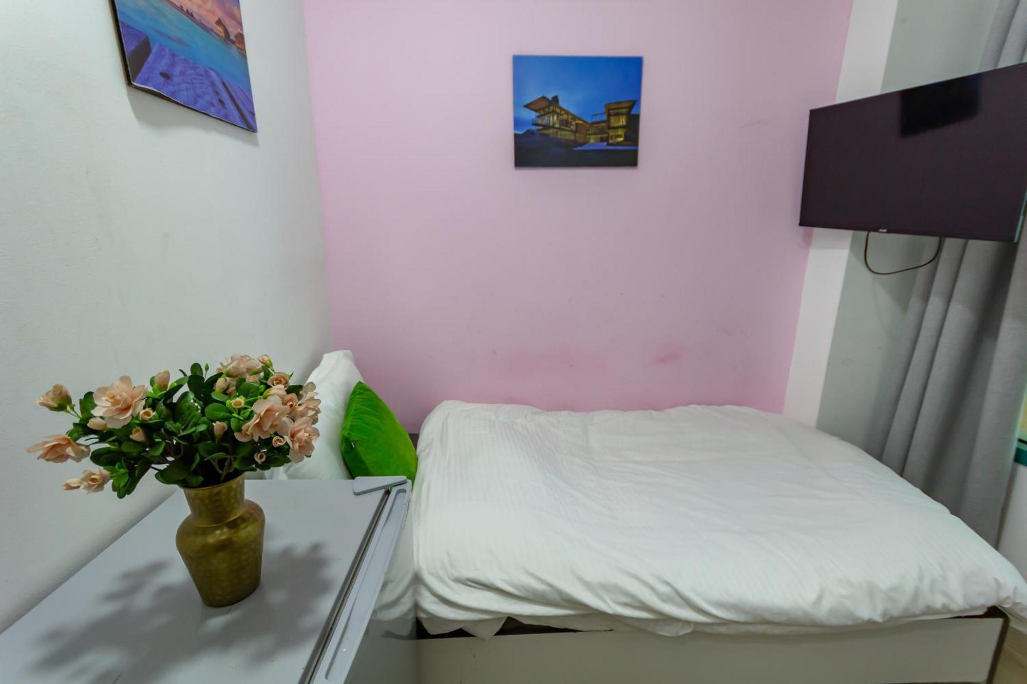 Nice Single Rooms For "Girls" Only In Dubai, Marina Kültér fotó