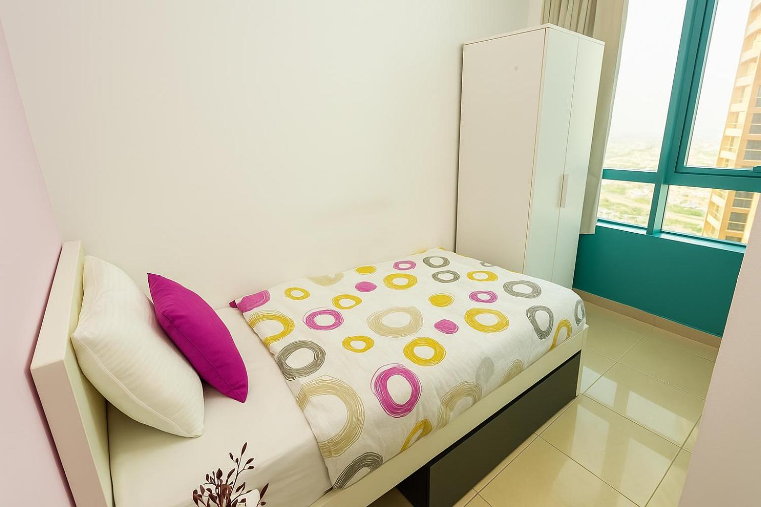 Nice Single Rooms For "Girls" Only In Dubai, Marina Kültér fotó