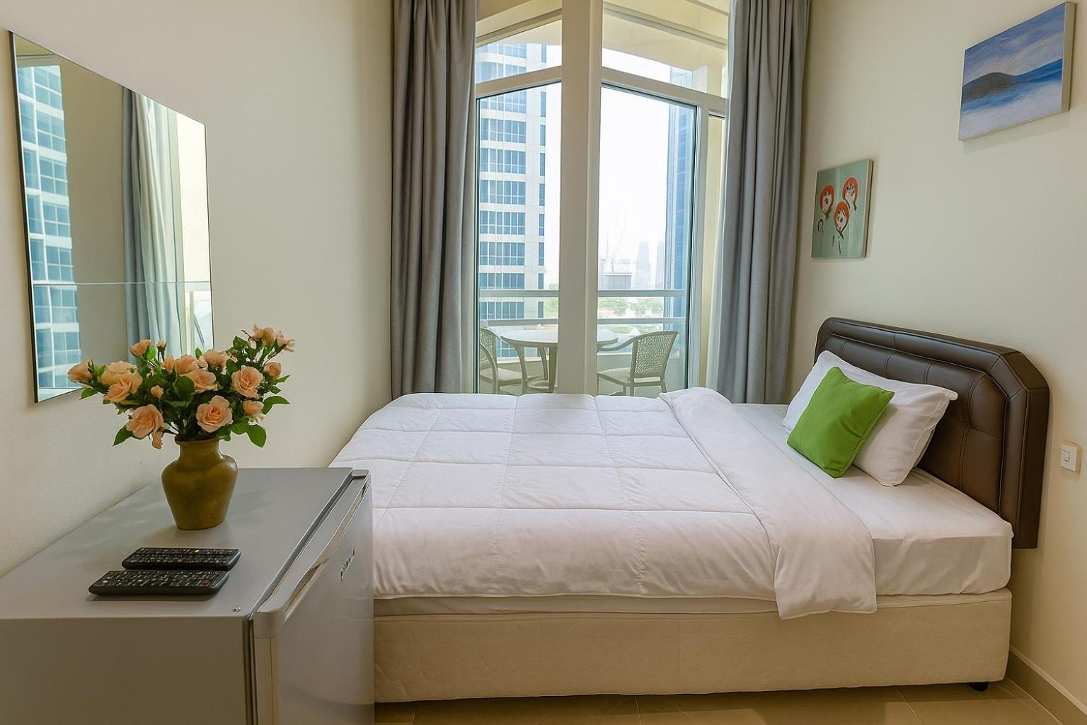 Nice Single Rooms For "Girls" Only In Dubai, Marina Kültér fotó
