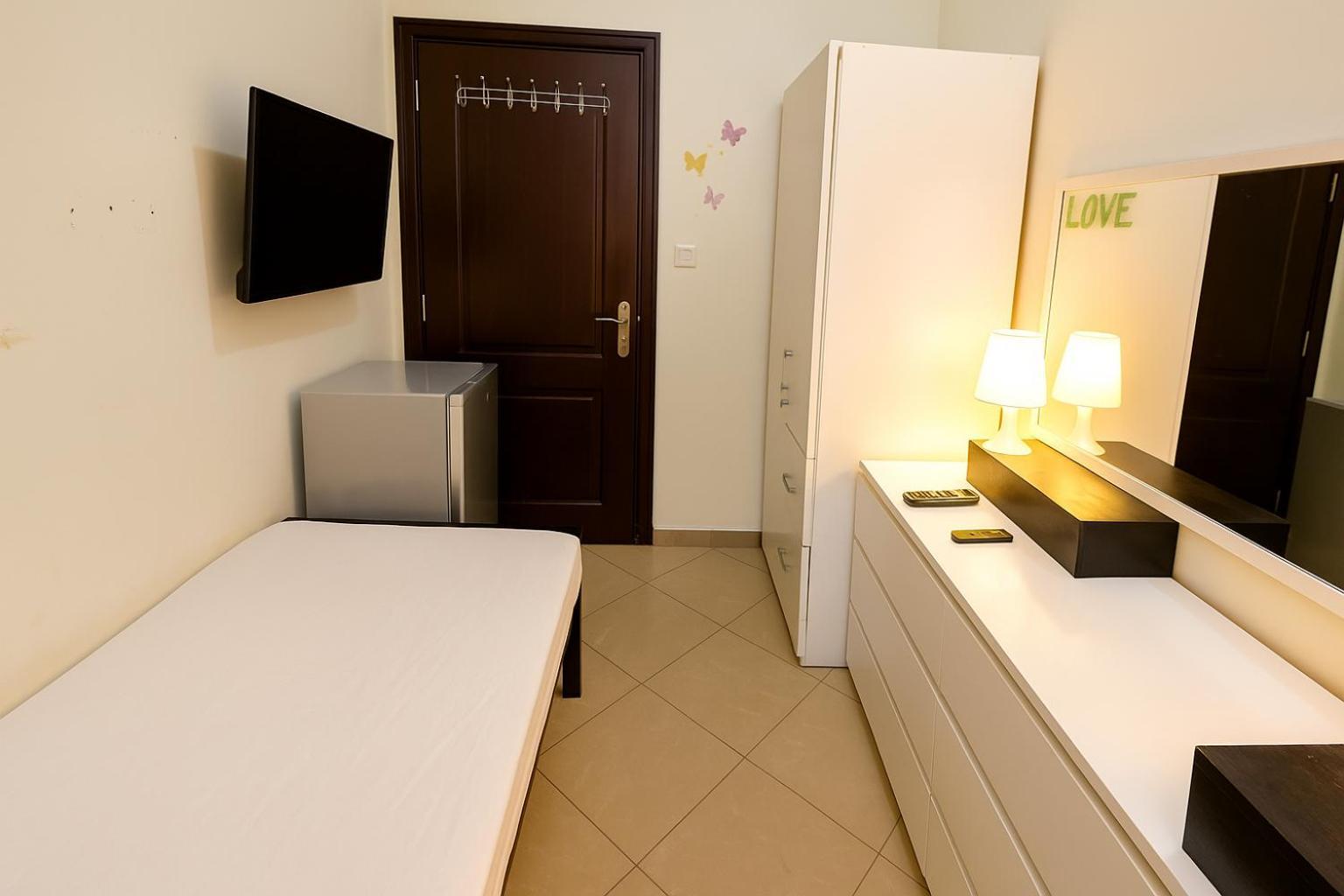Nice Single Rooms For "Girls" Only In Dubai, Marina Kültér fotó